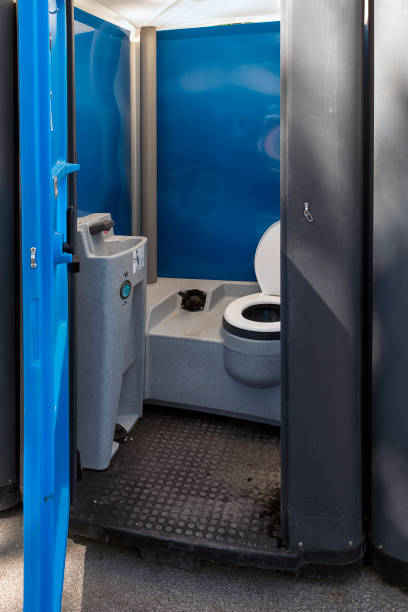Best Portable restroom trailer rental  in Mango, FL